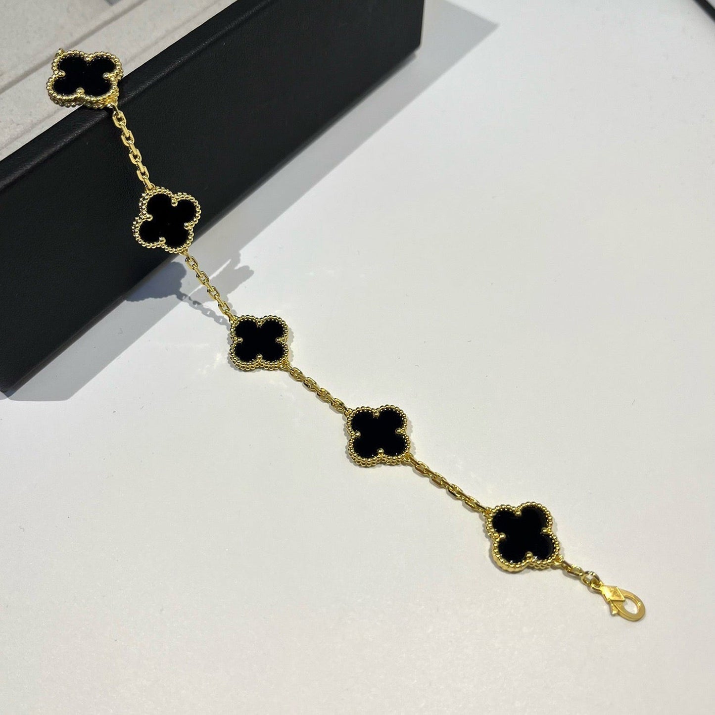 [Regal Jewels]CLOVER 5 MOTIF ONYXS BRACELET COLLECTION
