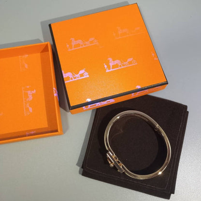 [Regal Jewels]H CLOUD BLUE BRACELET