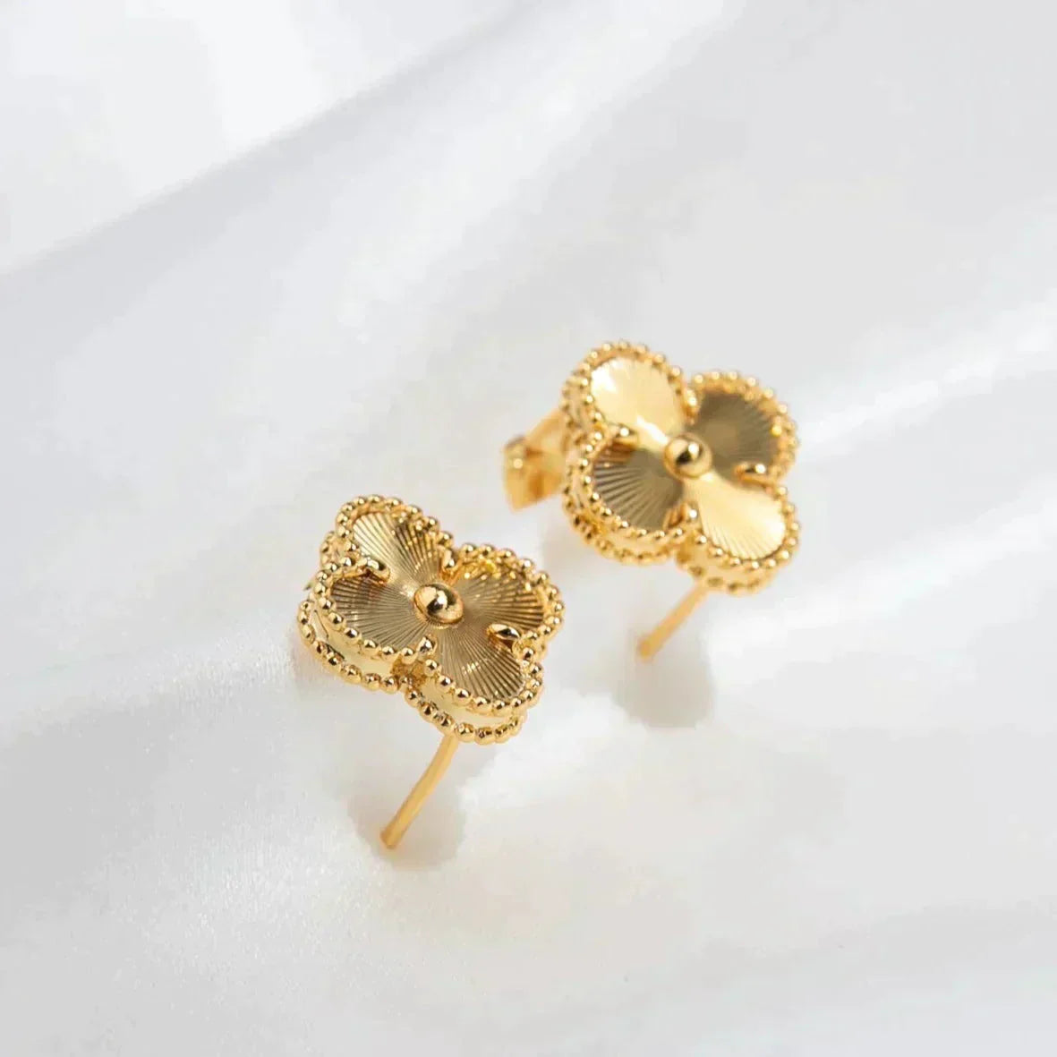 [Regal Jewels]CLOVER MEDIUM 1 MOTIFS LASER EARRINGS