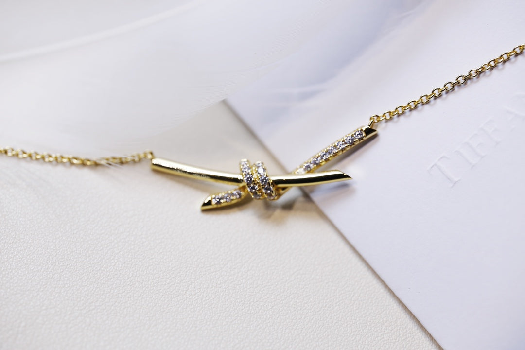 [Aura Jewelry]KNOT NECKLACE GOLD DIAMONDS
