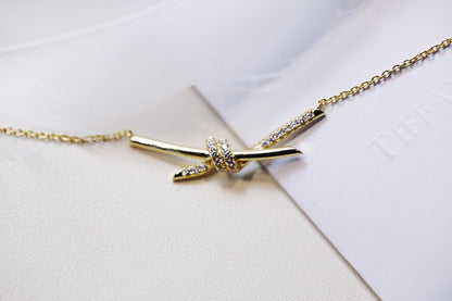 [Aura Jewelry]KNOT NECKLACE GOLD DIAMONDS