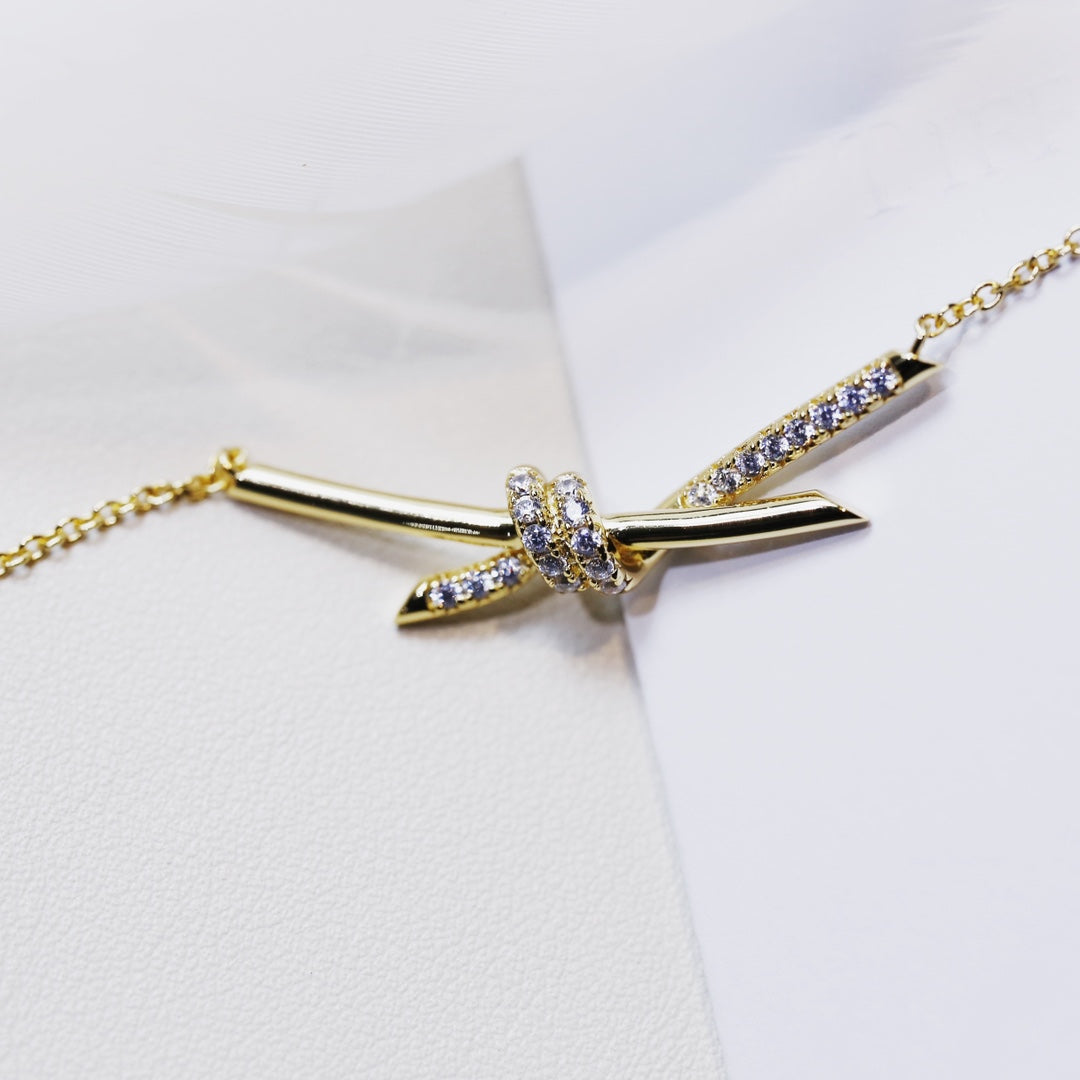 [Aura Jewelry]KNOT NECKLACE GOLD DIAMONDS