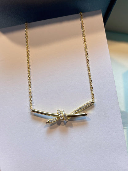 [Aura Jewelry]KNOT NECKLACE GOLD DIAMONDS