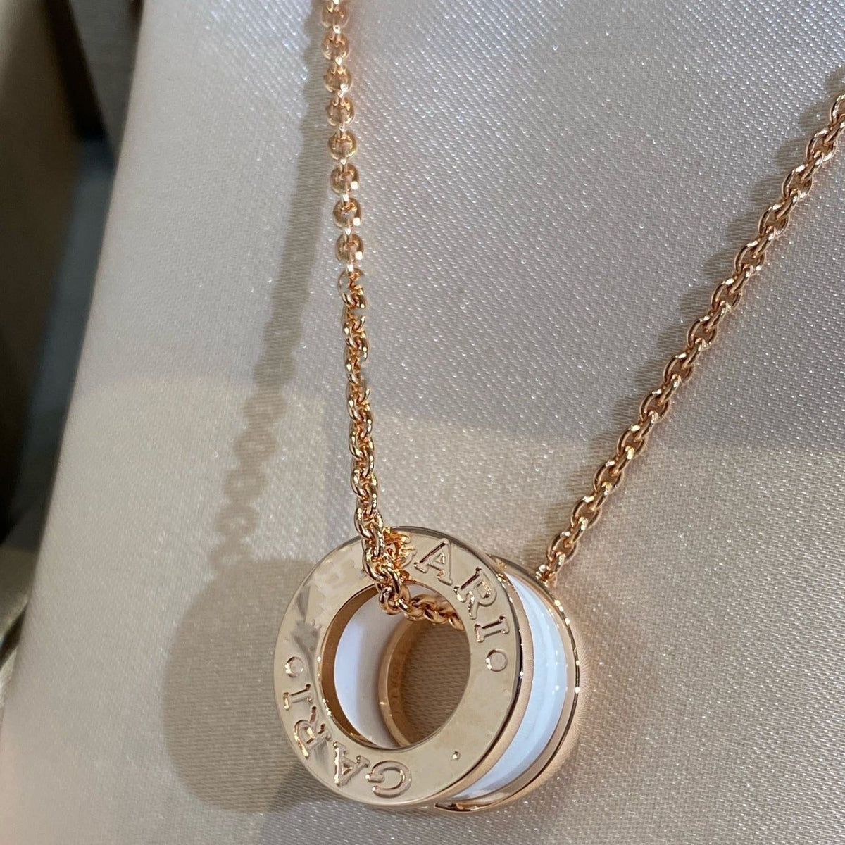 [Aura Jewels]ZERO 1 WHITE CERAMIC PINK GOLD NECKLACE