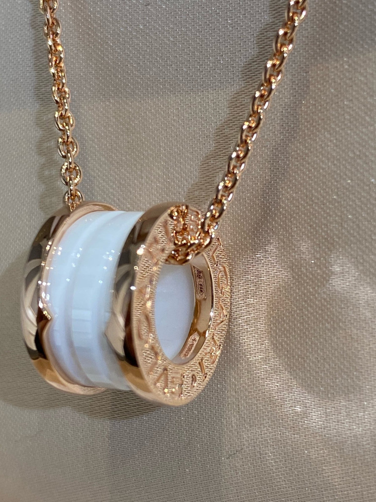 [Aura Jewels]ZERO 1 WHITE CERAMIC PINK GOLD NECKLACE