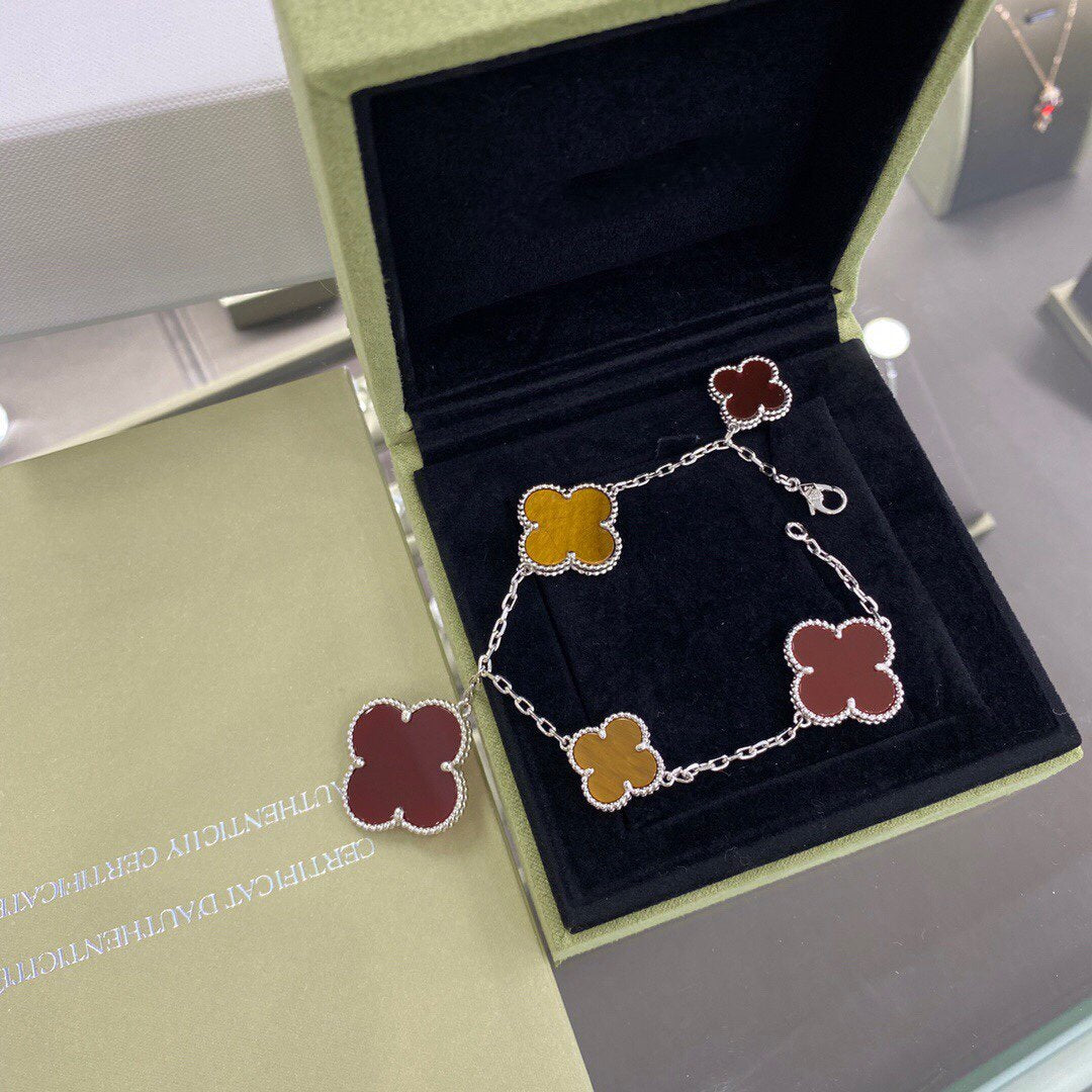 [Regal Jewels]CLOVER 5 MOTIFS SIVLER CARNELIAN TIGER EYE BRACELET