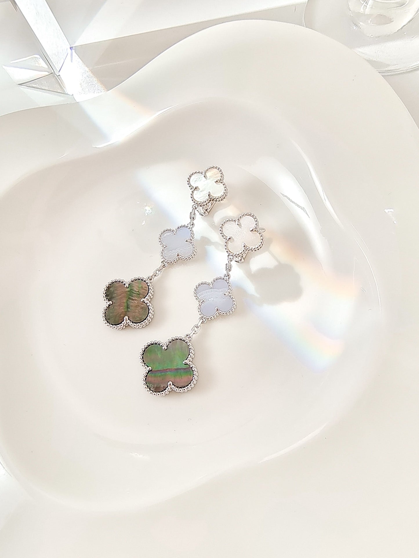 [Regal Jewels]CLOVER 3 MOTIFS CHALCEDONY DARK MOP SILVER EARRINGS