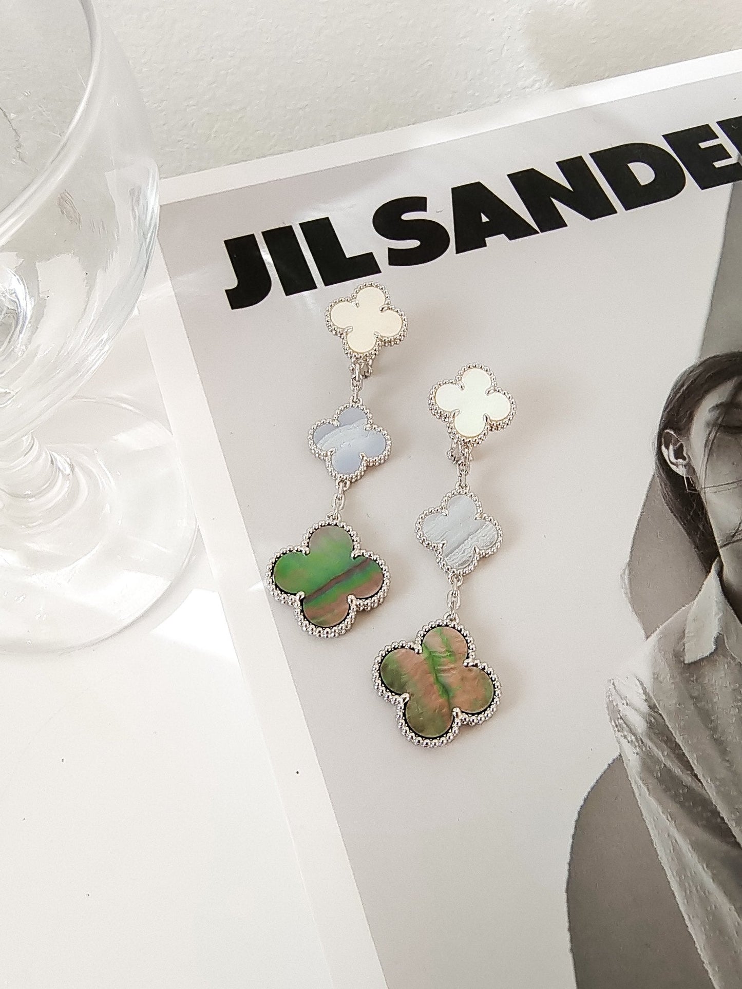 [Regal Jewels]CLOVER 3 MOTIFS CHALCEDONY DARK MOP SILVER EARRINGS