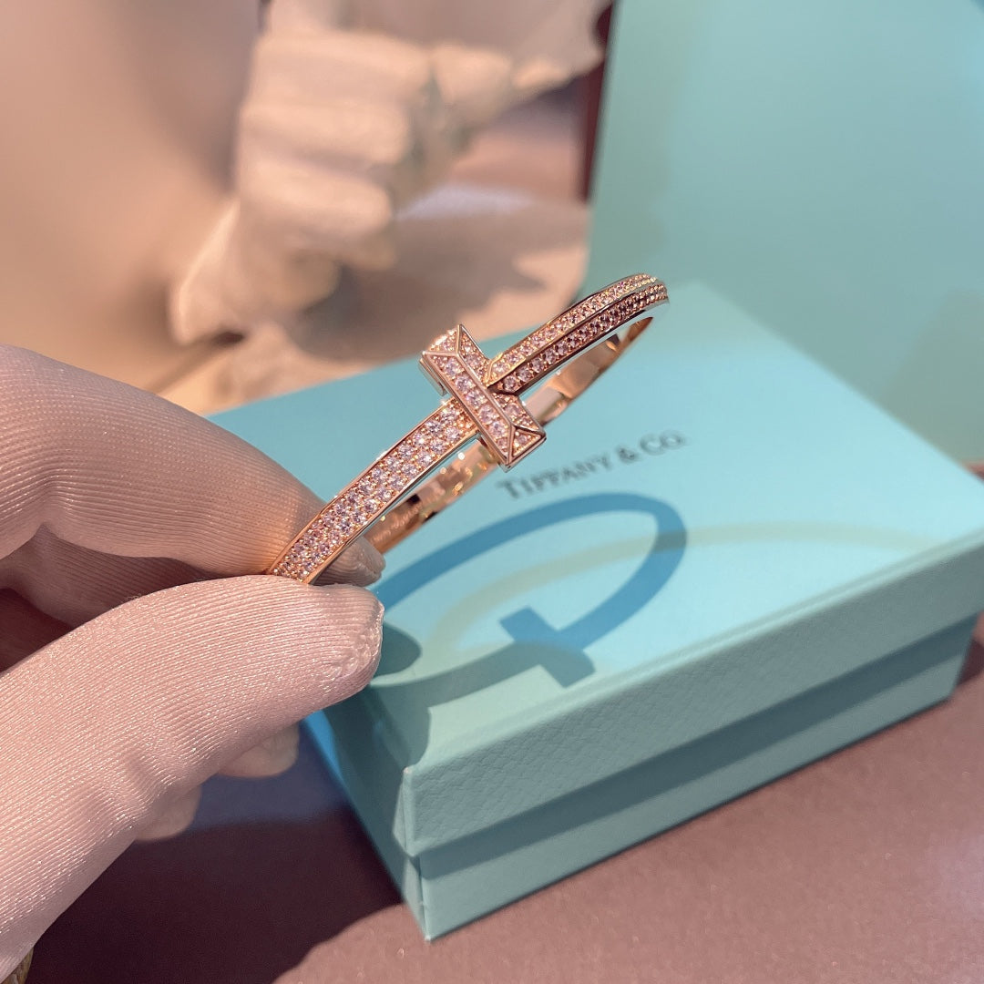 [Aura Jewelry]T1 WIDE HINGED BANGLE DIAMOND PAVED BRACELET
