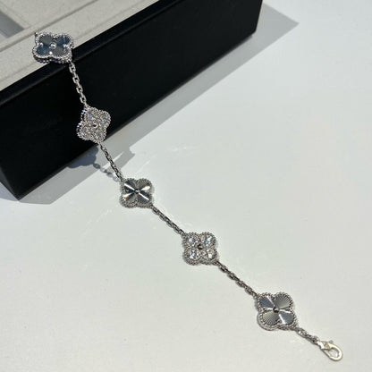 [Regal Jewels]CLOVER 5 MOTIF SILVER DIAMOND BRACELET