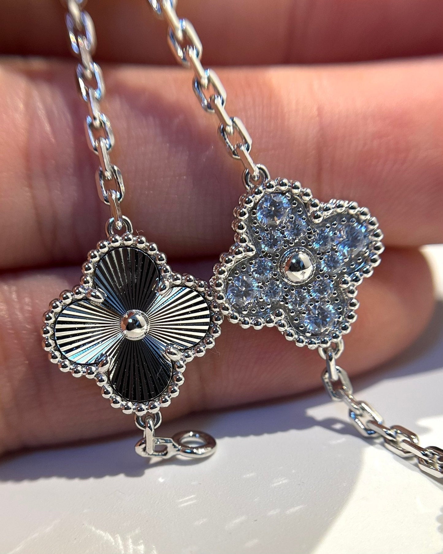 [Regal Jewels]CLOVER 5 MOTIF LASER BRACELET COLLECTION
