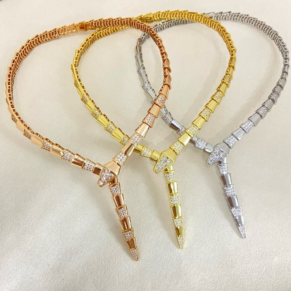 [Aura Jewels]NEW WIDE BAND INLAID DIAMOND SNAKE NECKLACE