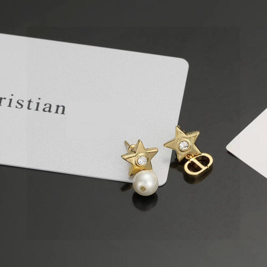 [Regal Jewels]CD Star-Shaped Letter Earrings