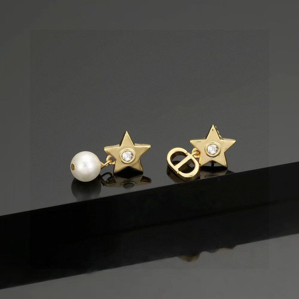 [Regal Jewels]CD Star-Shaped Letter Earrings