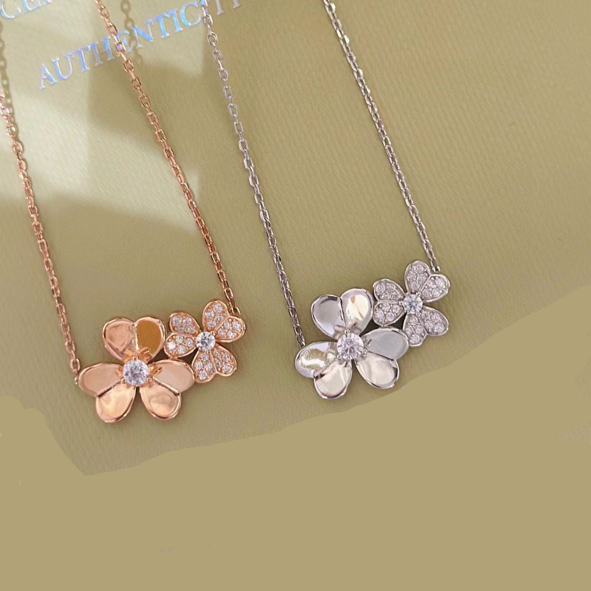 [Regal Jewels] Two Flowers & Clover Choker