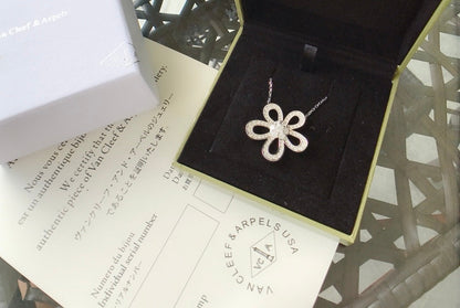 [Regal Jewels] Full diamond sunflower flower necklace