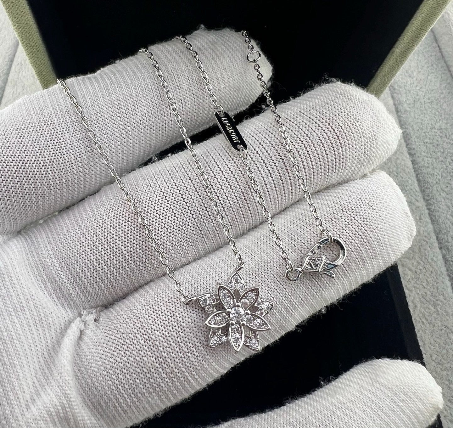 [Regal Jewels] Full Diamond Hollow Lotus Necklace Set