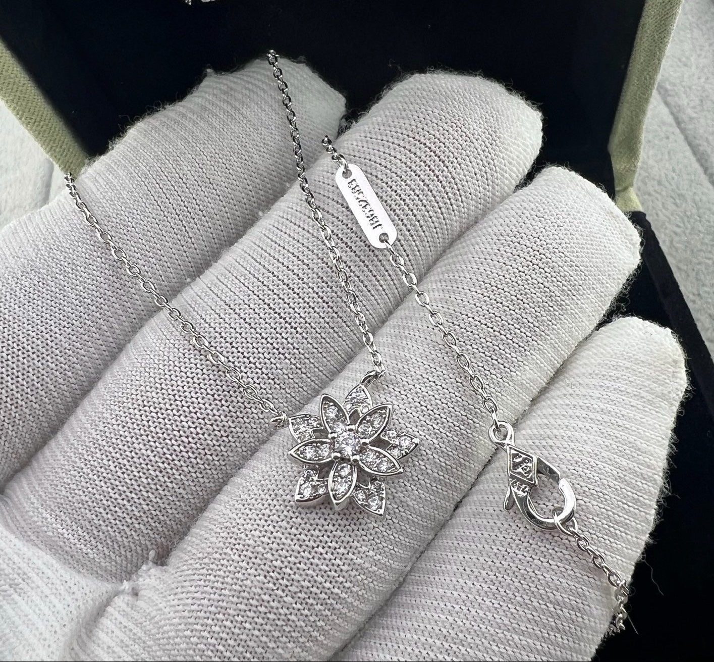 [Regal Jewels] Full Diamond Hollow Lotus Necklace Set