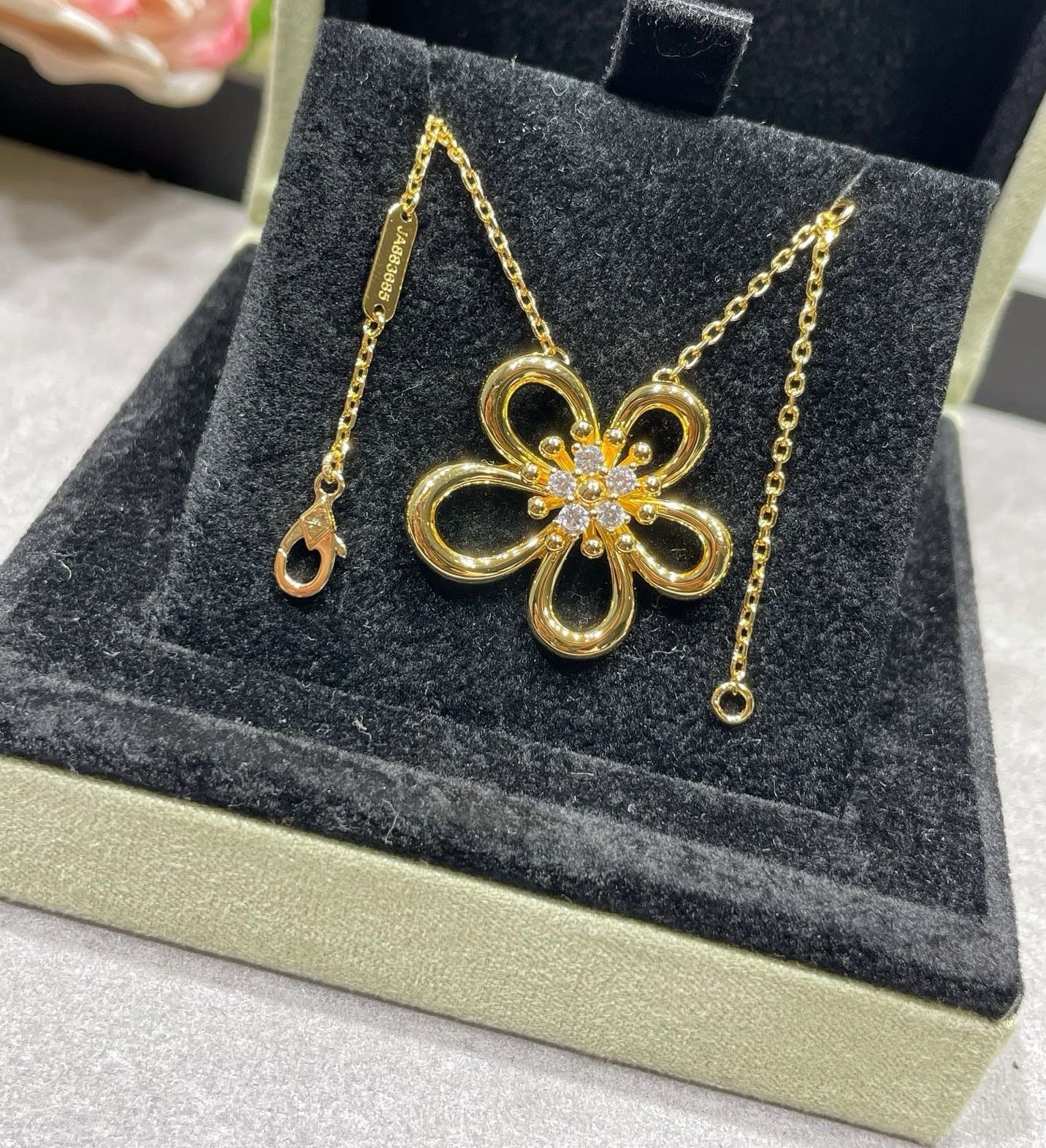 [Regal Jewels] Flower Jewelry Set with Diamond Center
