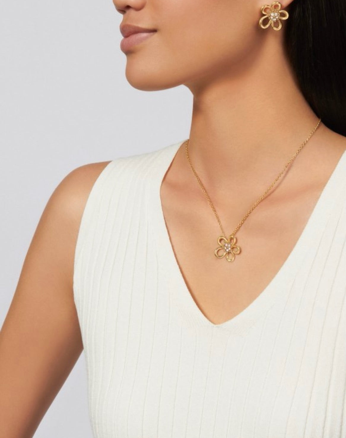 [Regal Jewels] Flower Jewelry Set with Diamond Center