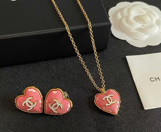 [Regal Jewels] Heart-shaped Necklace & Earring Set