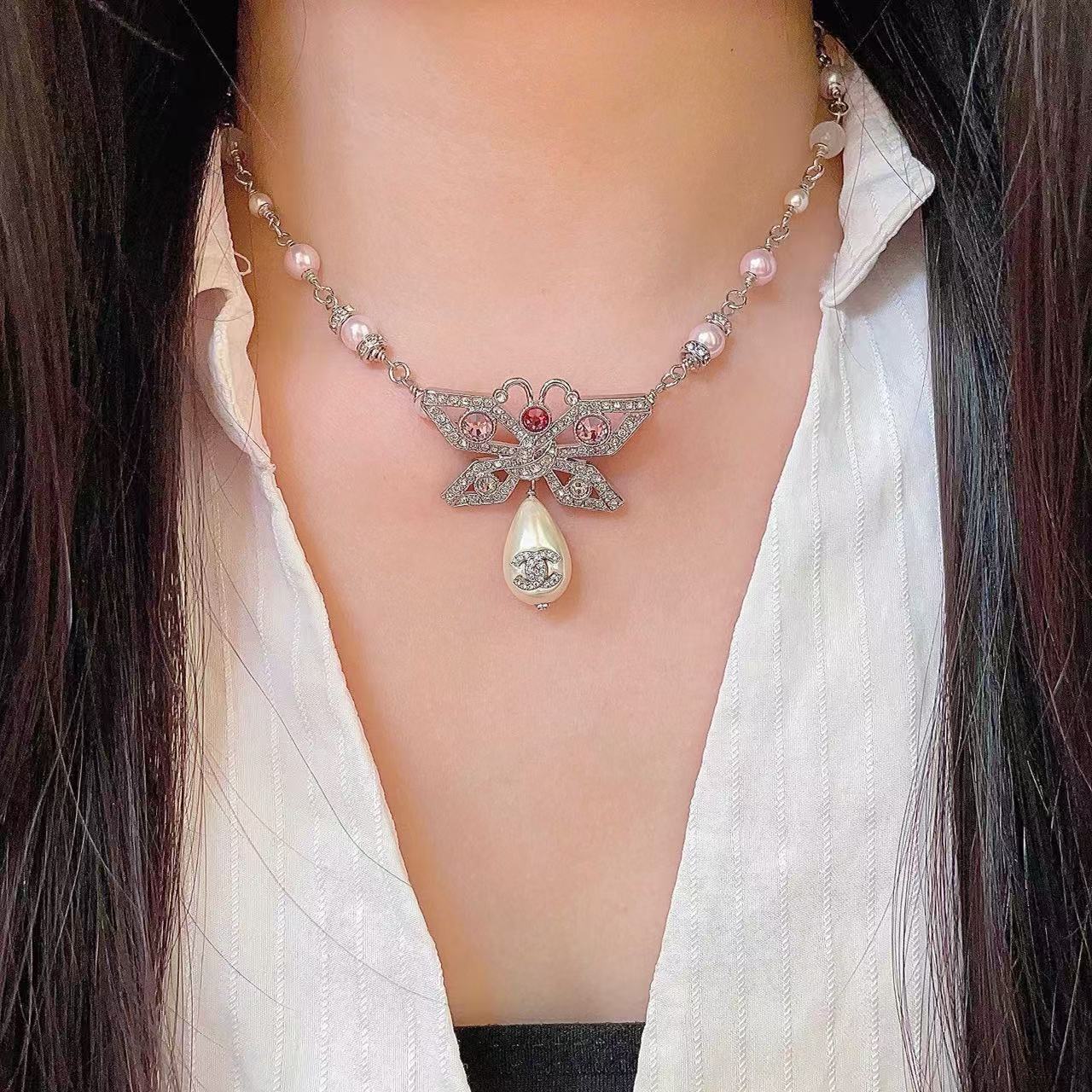 [Regal Jewels] Bow & Pearl Double C Pavé Diamond Necklace