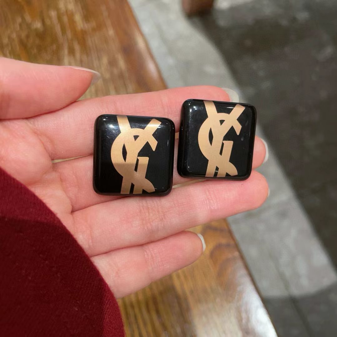 [Regal Jewels]Classic Letter Earrings