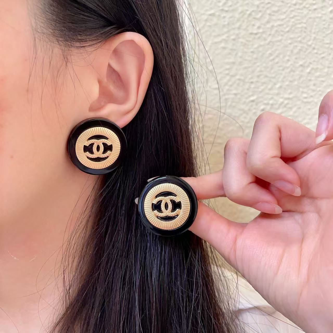 [Regal Jewels]Classic Double C Earrings