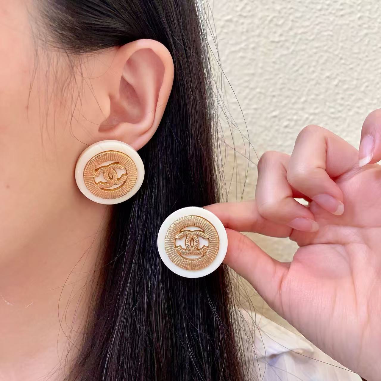 [Regal Jewels]Classic Double C Earrings