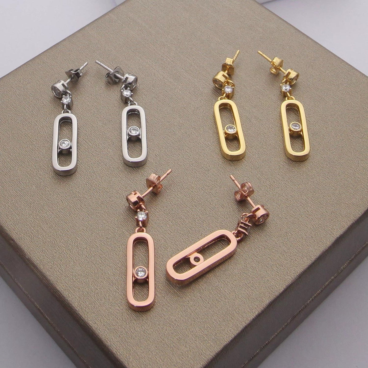 [Regal Jewelry] Move Uno Drop Earrings, Movable Stone