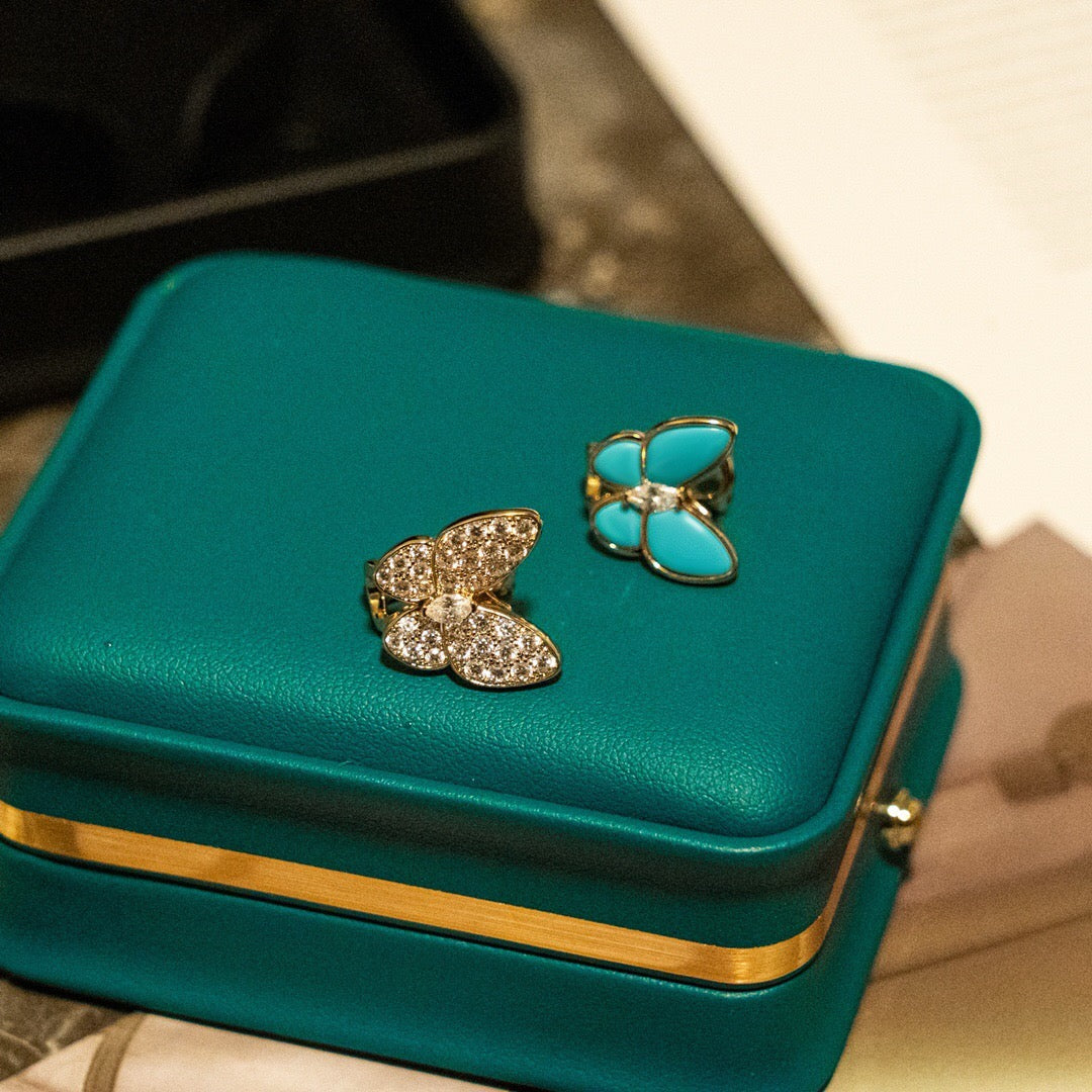 ¡®RegalJewelry¡¯Asymmetrical Butterfly Earclips
