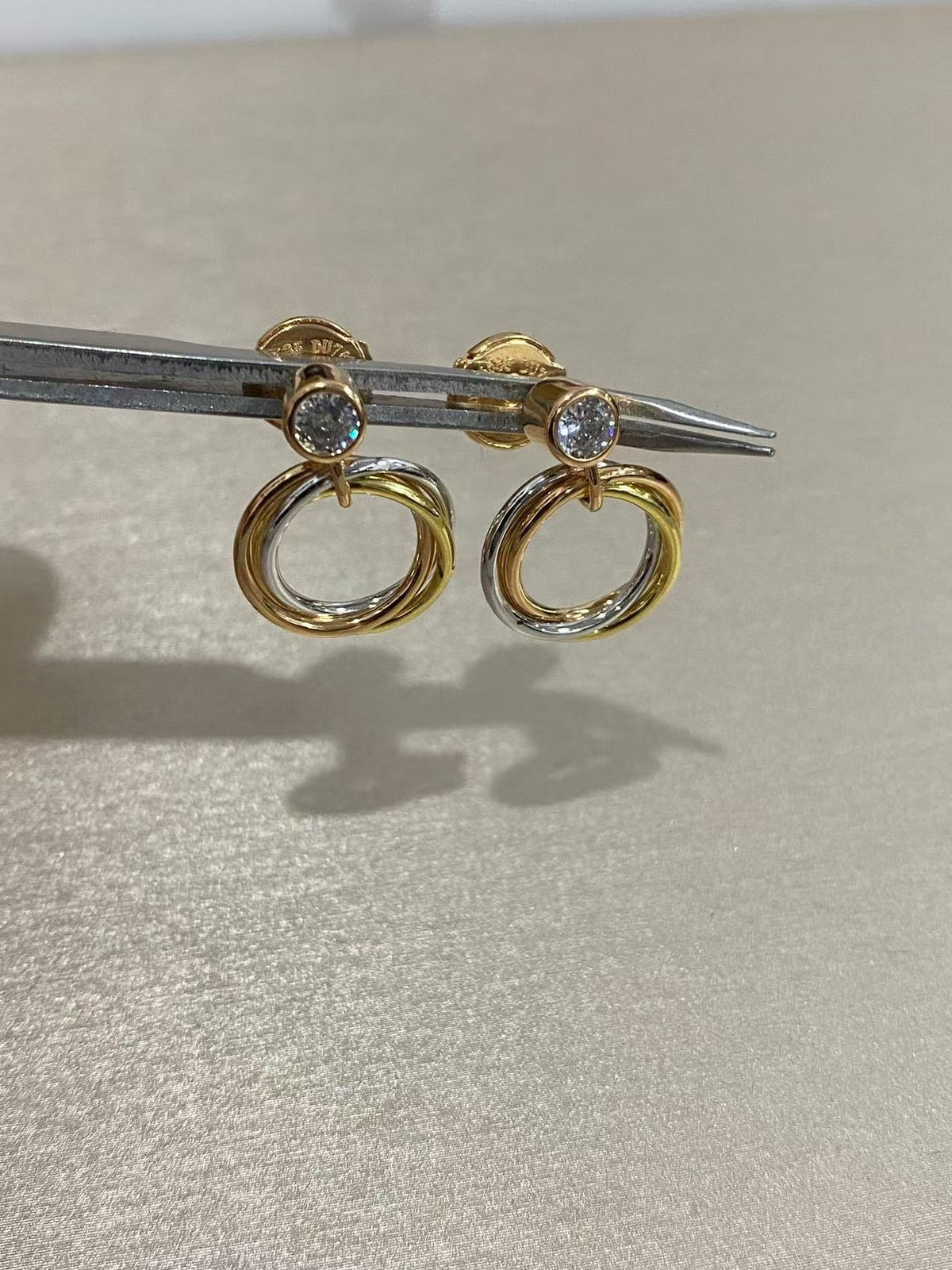 ¡®RegalJewelry¡¯Interlocking Three‑Band Diamond Drop Earrings