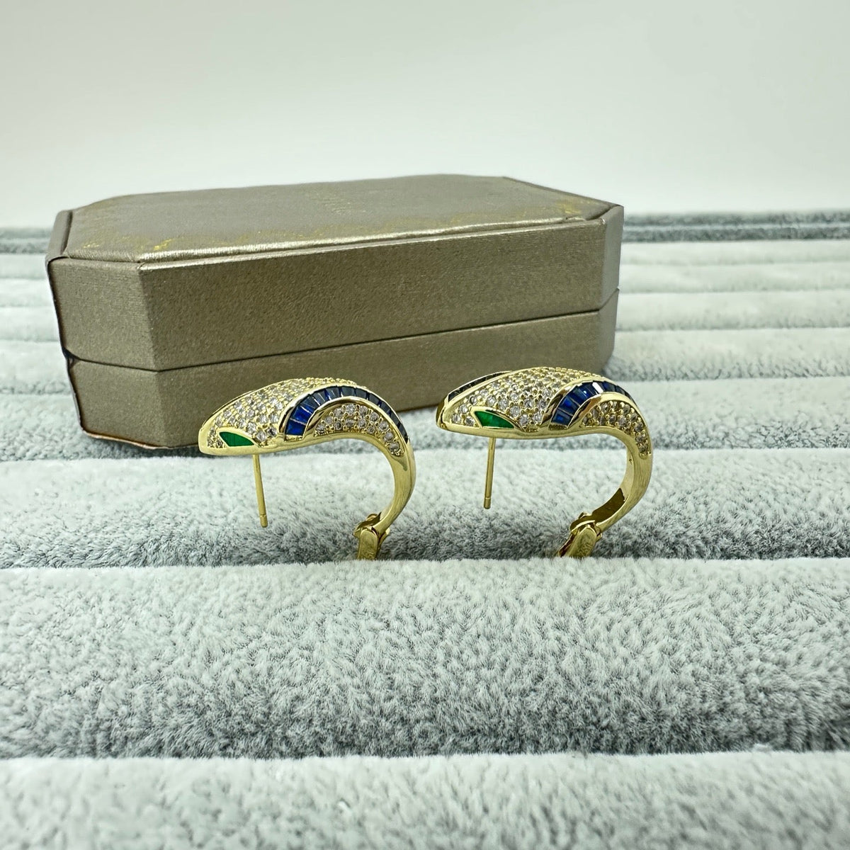 [Aura Jewels]FULL STONE TWO-TONE SNAKE EARRING STUDS