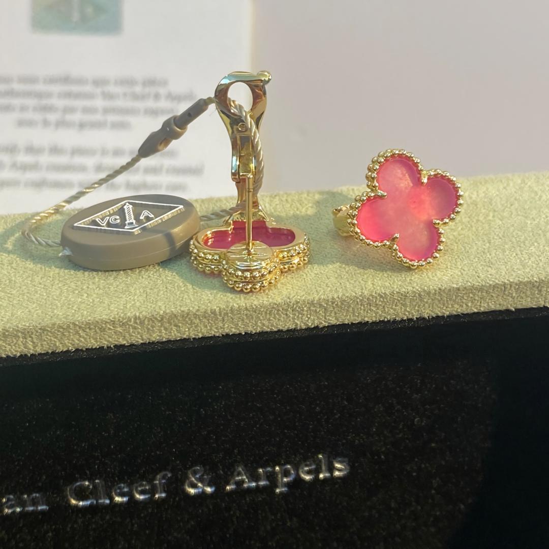 [Aura Jewels]NEW CLOVER 15MM PINK ENAMEL STUD EARRINGS
