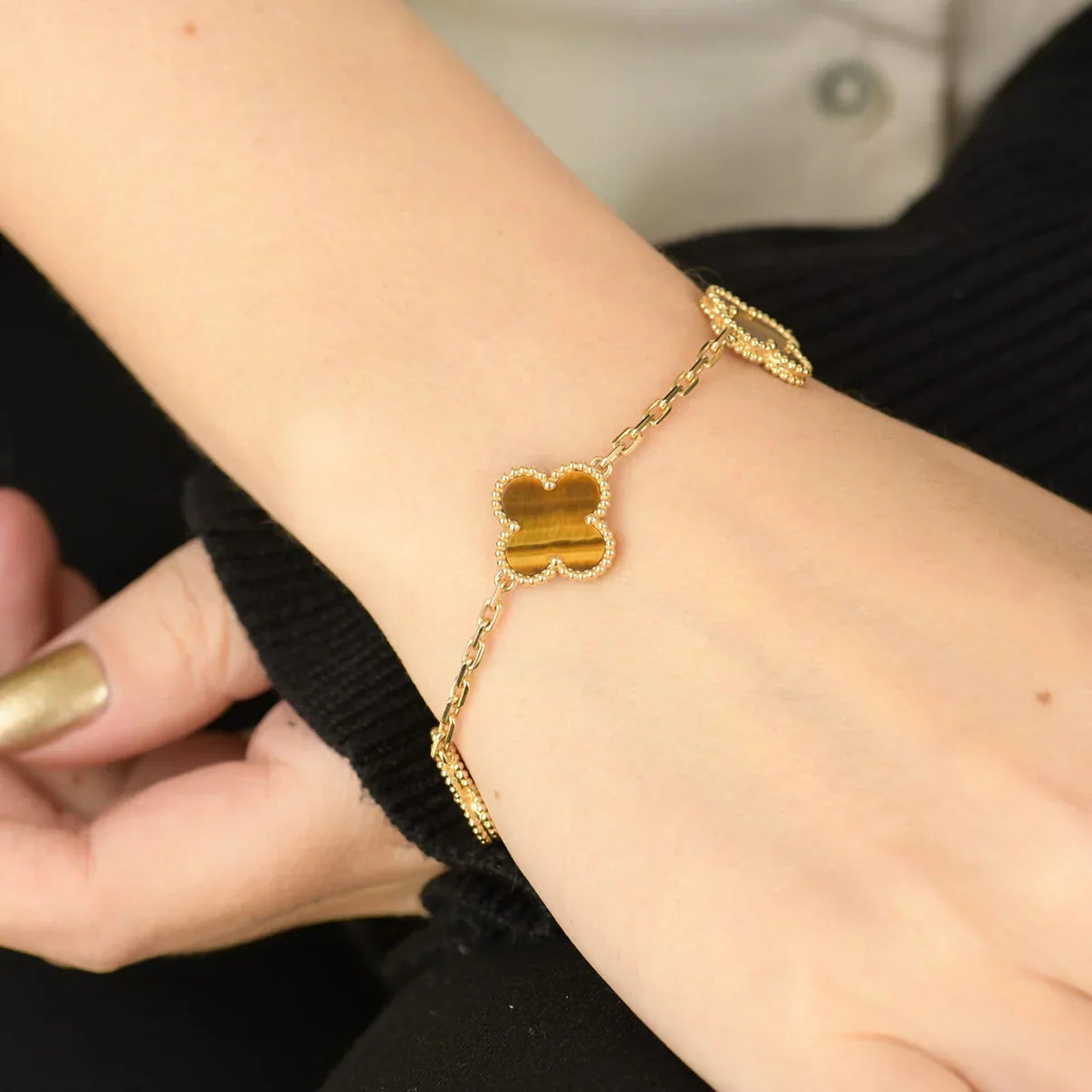 [Regal Jewels]CLOVER 5 MOTIFS TIGER EYE BRACELET COLLECTION