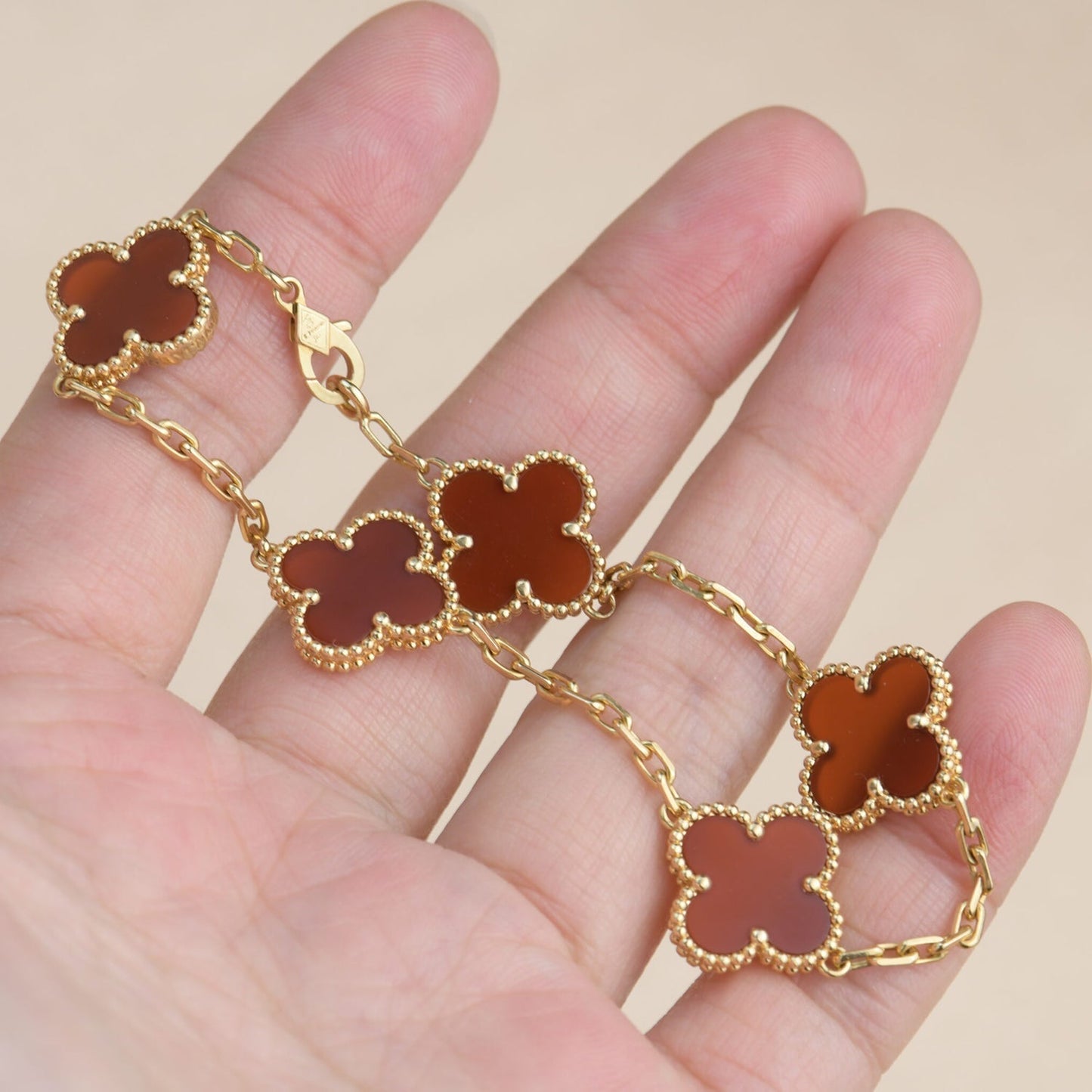 [Regal Jewels]CLOVER 5 MOTIFS RED AGATE  BRACELET