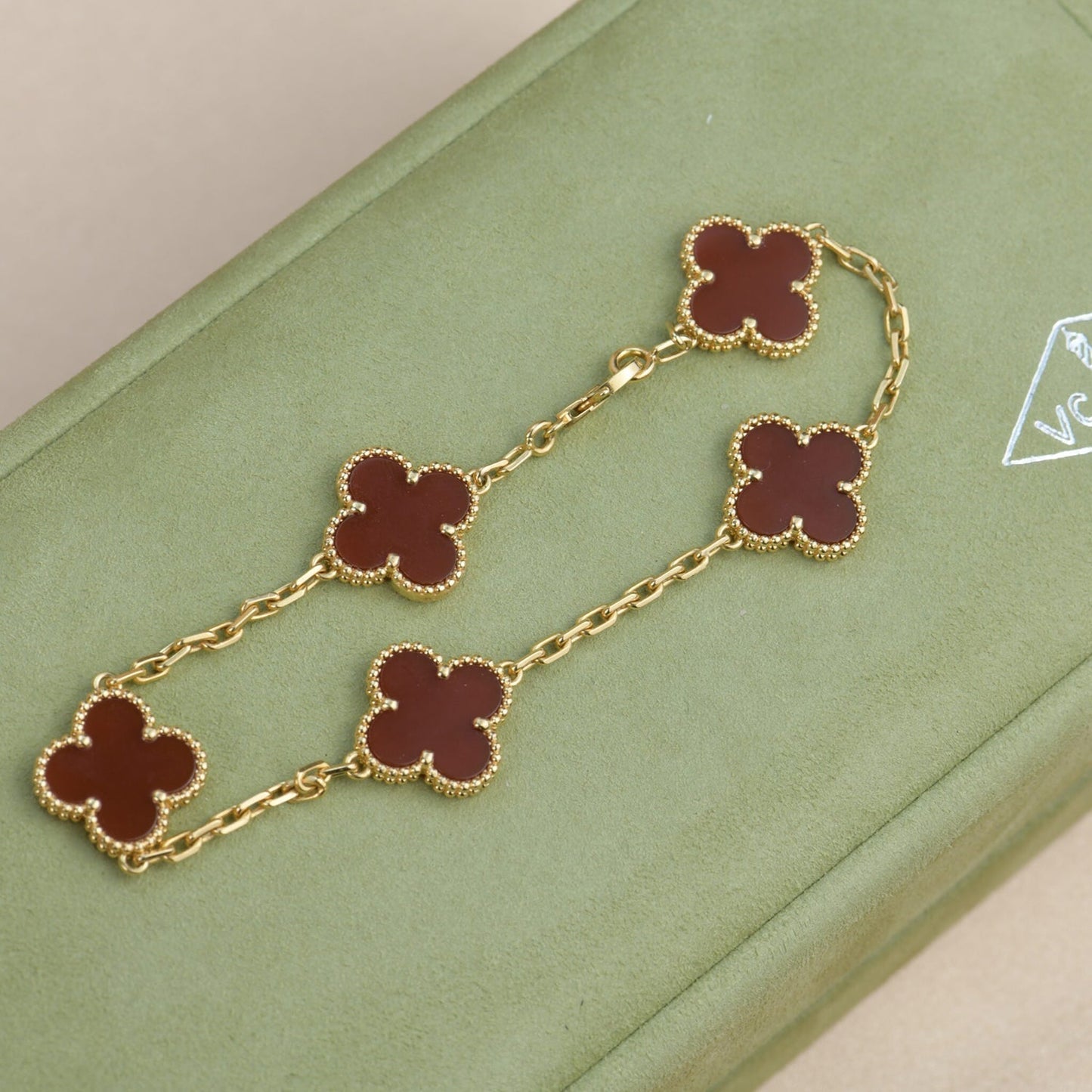 [Regal Jewels]CLOVER 5 MOTIFS RED AGATE  BRACELET