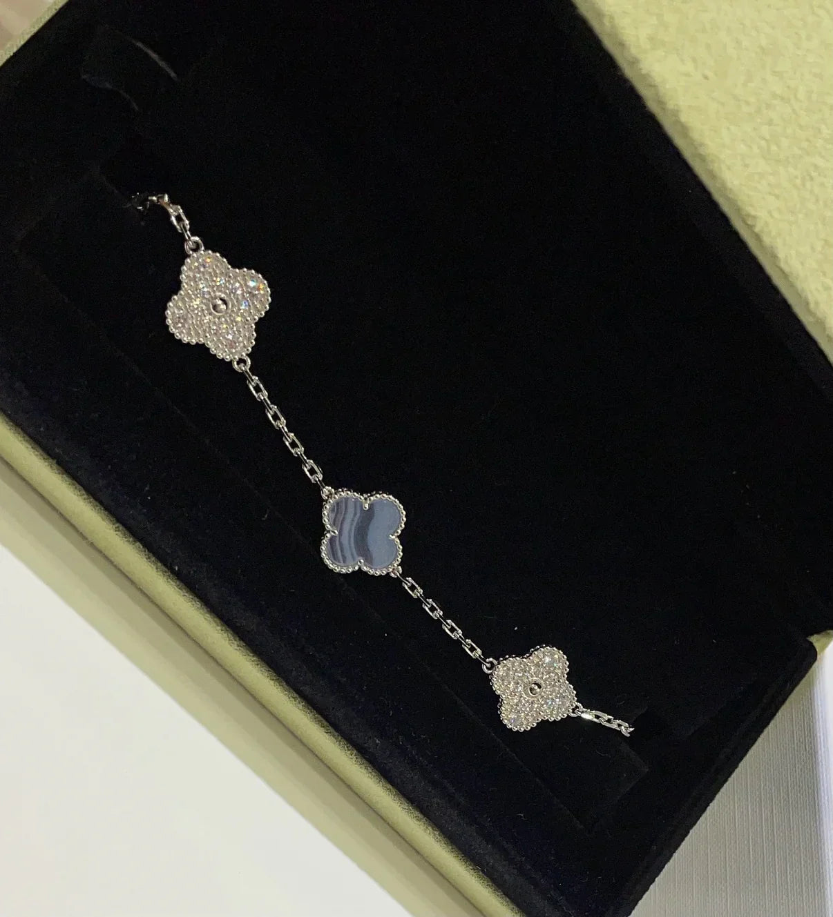 [Regal Jewels] CLOVER 5 MOTIF PURPLE CHALCEDONY BRACELET COLLECTION