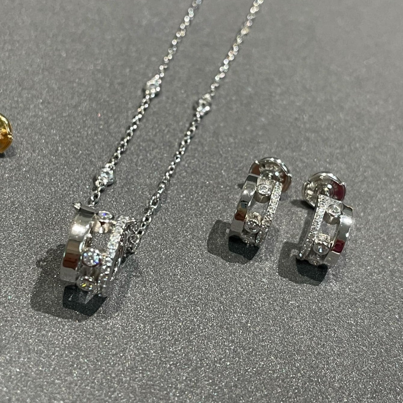 [Regal Jewels]CHAIN MOVE ROMANE PEDAND NECKLACE