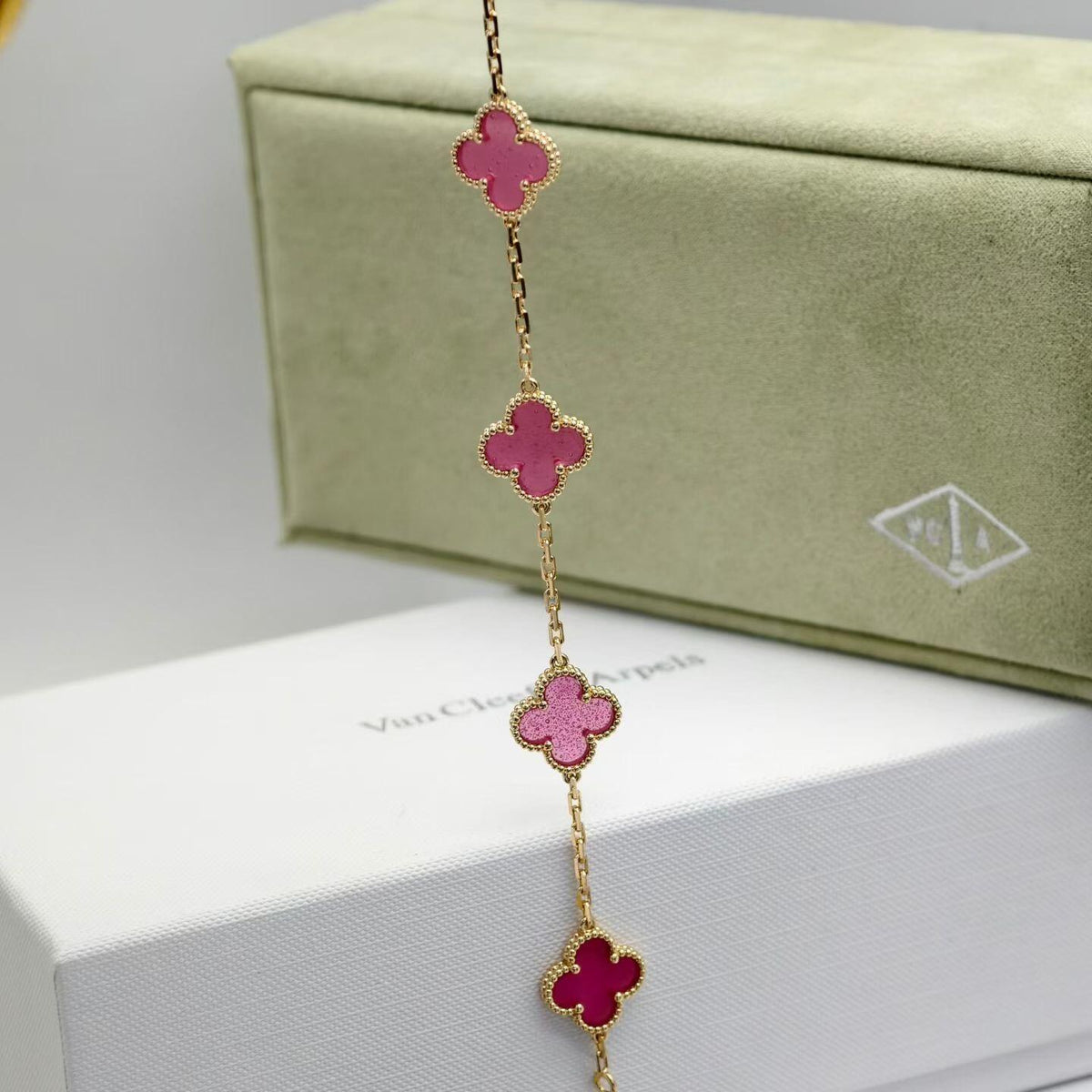 [Aura Jewels]NEW CLOVER 5 MOTIFS PINK ENAMEL BRACELET