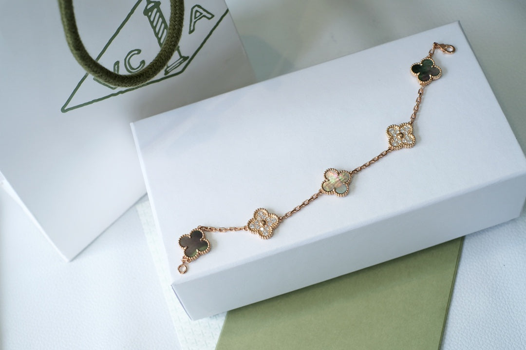 [Regal Jewels]CLOVER 5 MOTIF GRAY MOP BRACELET COLLECTION