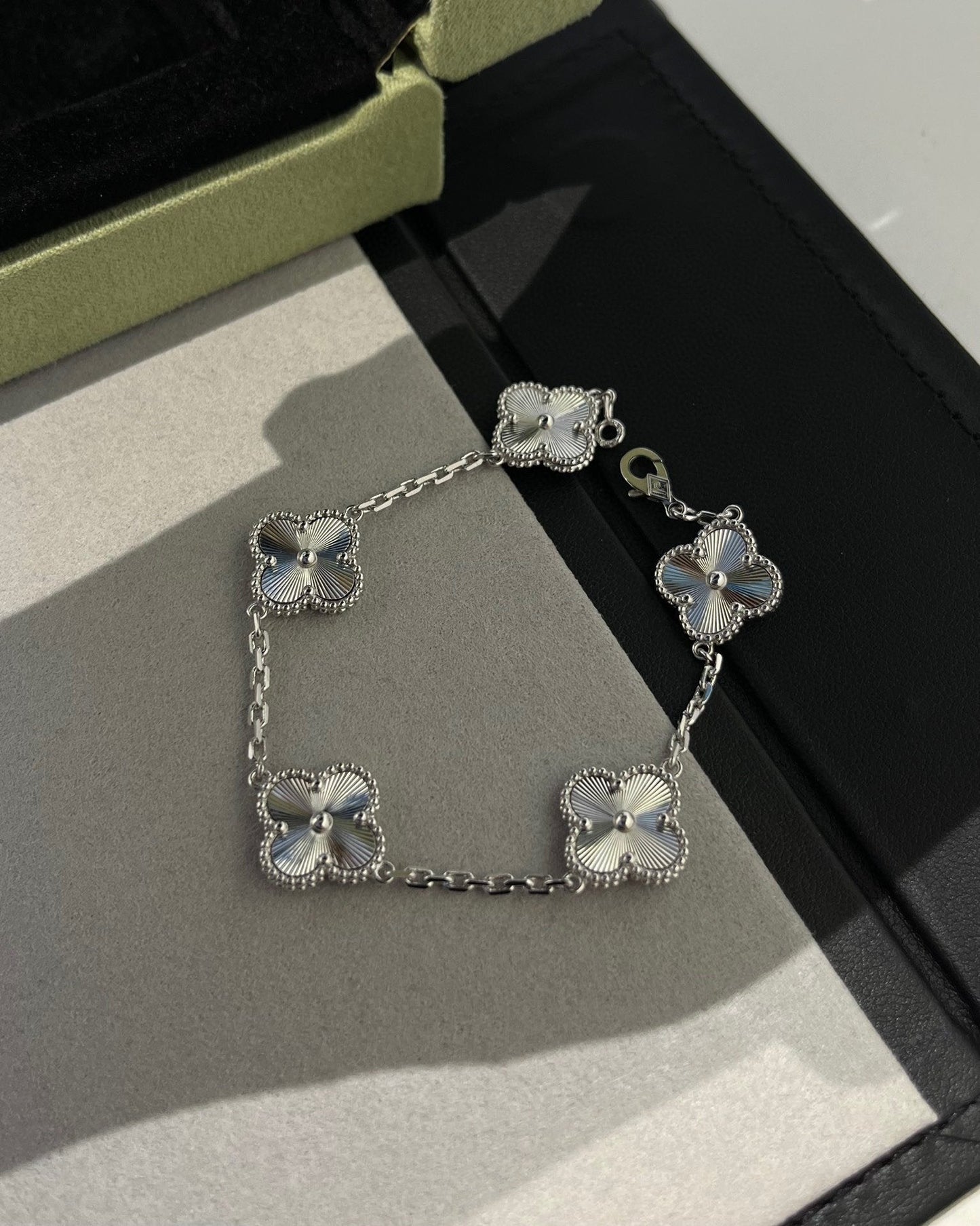 [Regal Jewels]CLOVER SILVER 5 MOTIFS BRACELET