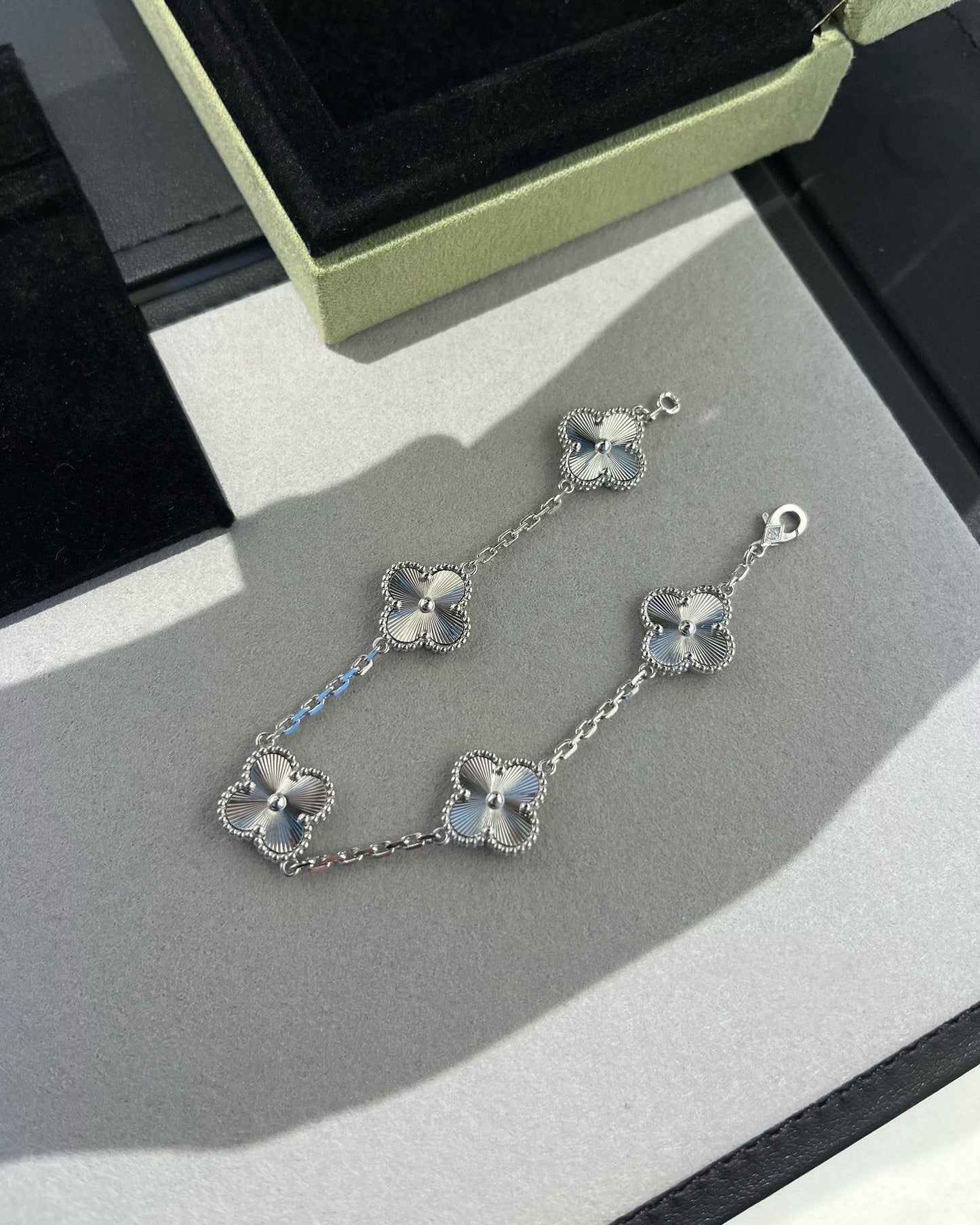 [Regal Jewels]CLOVER SILVER 5 MOTIFS BRACELET